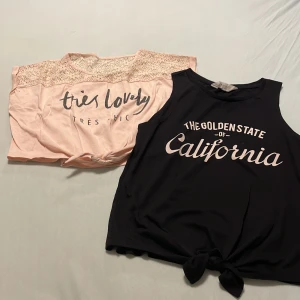 Magtröjor  - Två magtröjor, en svart och en rosa. Helt perfekta till sommaren.  Den svarta; storleken 146/152 Den rosa; storleken XS De sitter likadant men den svarta är längre. 