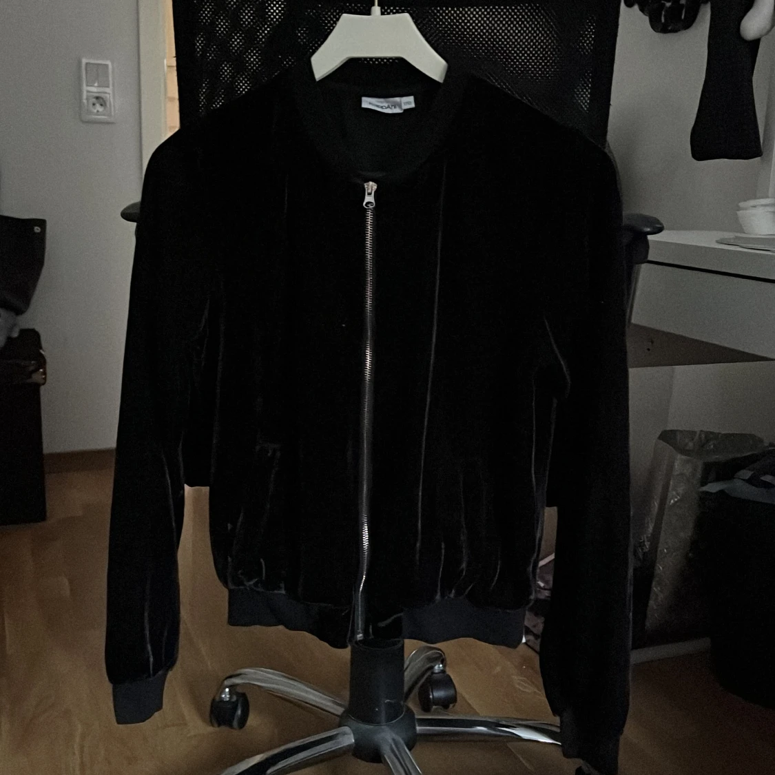 Huvtröja med dragkedja 