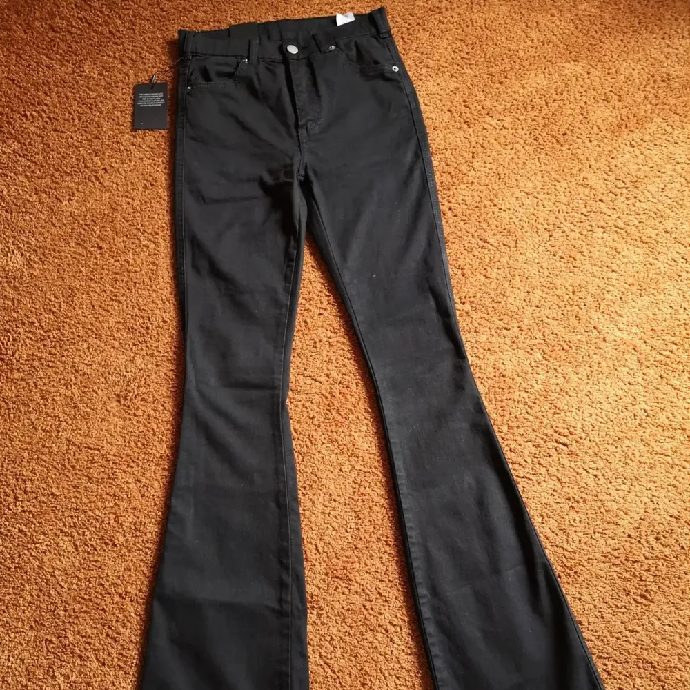 DR DENIM Lexy bootcut New with tags  Marks M but fits like S or Xs Waist 32cm Leg length 112cm . Jeans & Byxor.