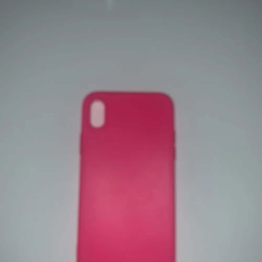 Mobilskal rosa från SHEIN ❤️mobil iPhone xr passar den till (BARA)🤍👍🏼. Accessoarer.