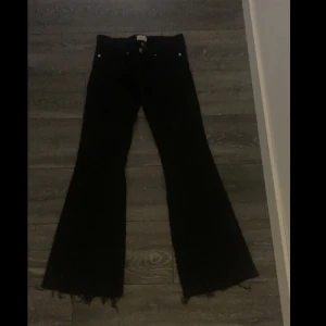 Jeans  - Dom är för långa för mig så dom har aldrig kommit till användning 