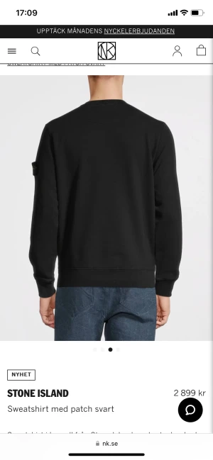 Stone island sweatshirt svart - Skick 7/10 Köpt på nk för fyra månader sedan, saknar kvitto Använd ca 10-15 gånger  Hör av dig vid mer frågor