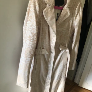 Jacka - Strl /L  som ny 