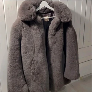 Jacka/ coat  från hm - Jacka från hm. Storlek s. Använd bara några gånger