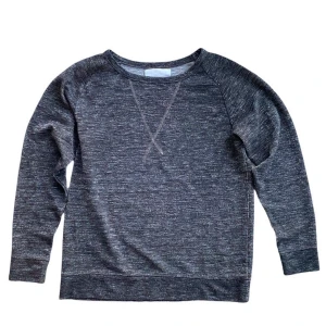 GLITTRANDE TRÖJA - Brun tröja med glittrande detaljer. 