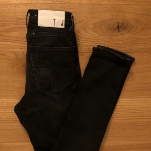 Tiger of Sweden jeans  - Tighta långa Tiger of Sweden jeans. Stretchiga och sköna!☺️🤩 Vanlig tight passform som skinnyjeans är!