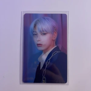 Sunoo lenticular pc - Pc från border:carnival. säljer för 40kr+frakt. frakten kostar 13kr. skriv privat för mer bilder och information! :) Kan tradea men isåfall bara mot yeosang från ateez photocards