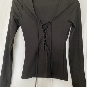 Gina Tricot Top (S) - Ny skick