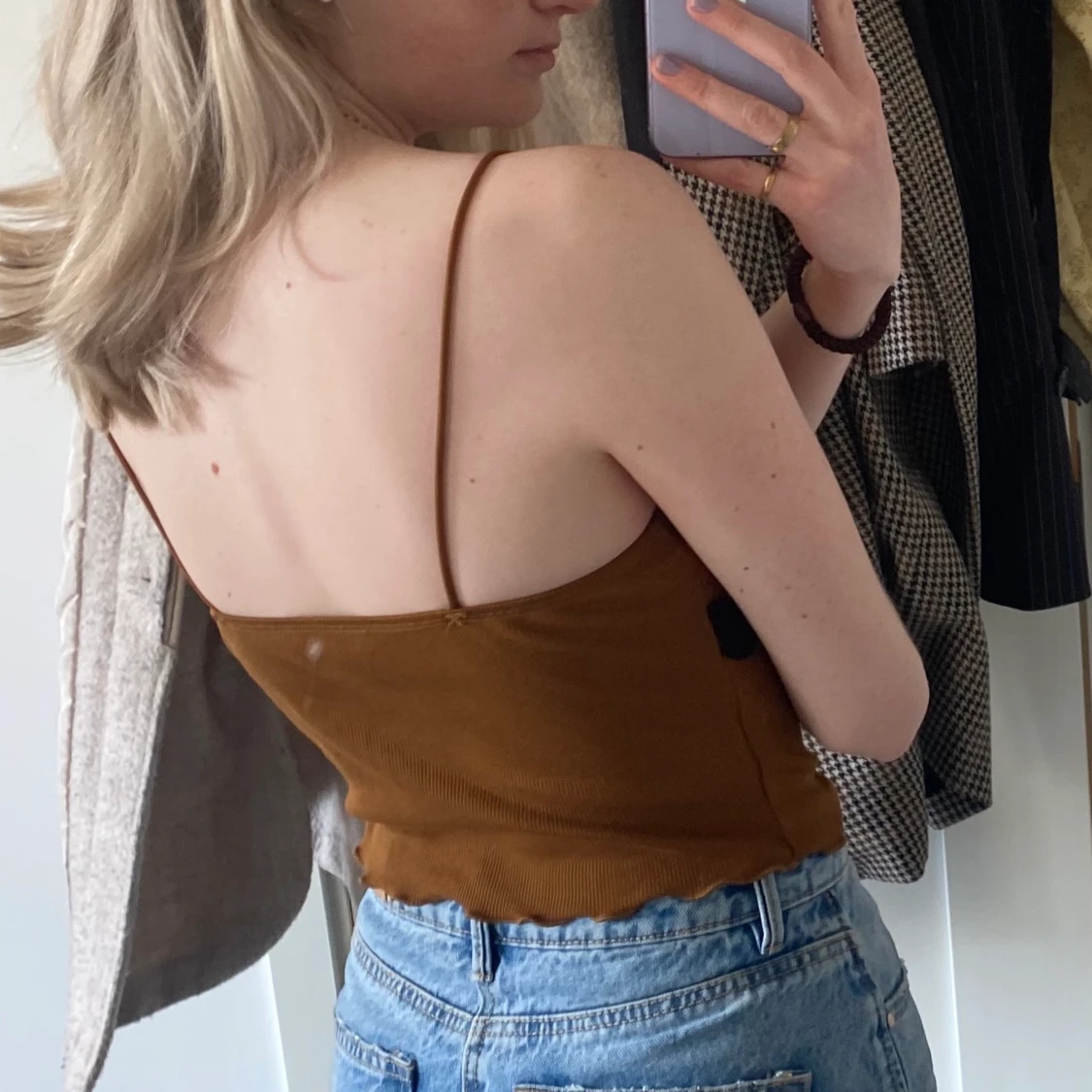 Brunt linne med spets detaljer - 91