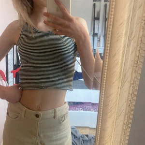 Randigt linne <3 - Ett randigt linne jag använt lite då och då. Det är från barnavdelningen men sitter jättefint ändå!!