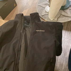 Peak performance jacka  - Tunn vår/höst jacka storlek 160 12/13/14 