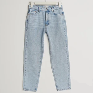 Mom jeans  - Ljusa mom jeans från Gina tricot köpta för ca ett år sedan pris då 599kr 