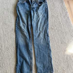 Slutsålda jeans från zara midrise mörkblå stl 36 🫶🏼 frakt ingår ej‼️