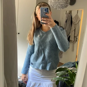 Ljus blå tröja - Jätte fin stickad tröja!