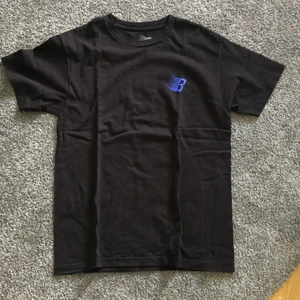 Bronze t-shirt - Använt 1 gång har bara legat i garderoben