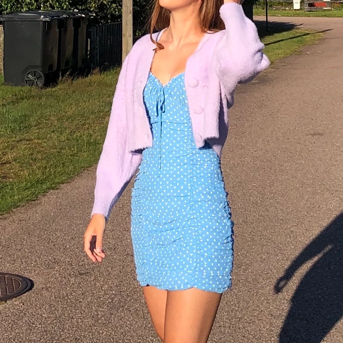 Blå prickig klänning zara