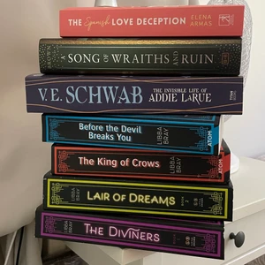 Böcker  - Engelska böcker fr. 80kr, alla olästa så dom är är som nya. Alla böcker även utlagda på bookis  frakt+ serviceavgift tillkommer). Det är bara och skriva privat för priserna elr bookis länken 