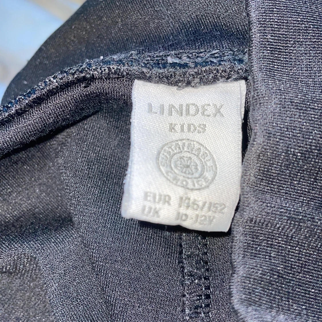 Svarta utsvängda byxor  - 91