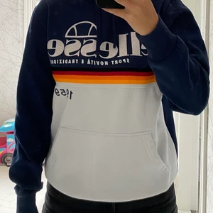 Hoodie - Mycket fin Ellesse Hoodie🫶🏻 skönt material och passar både kille och tjej💕