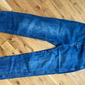 Lågmidjade jeans - aldrig använda