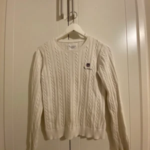 Tröja - Tröja från MQ, mjukt material  Köparen står för frakten