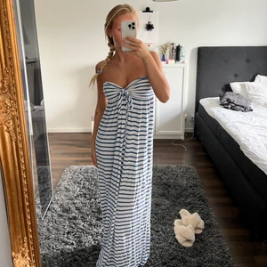 Klänning - Secondhandklänning från Sellpy