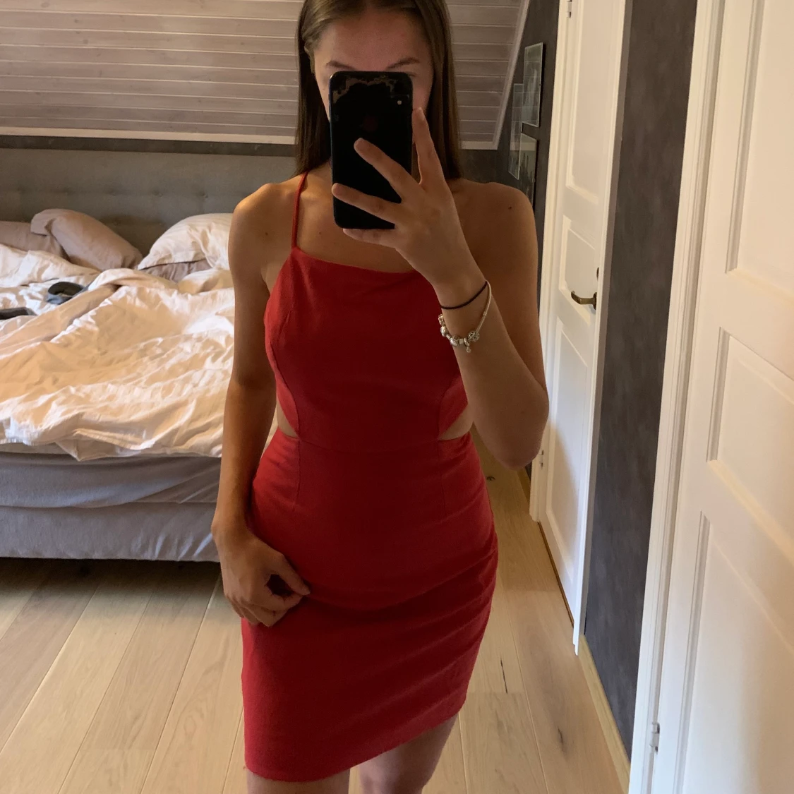 Helt ny röd klänning