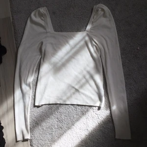 Tröja - Helt oanvänd tröja ifrån veromoda, världens mjukast tyg!