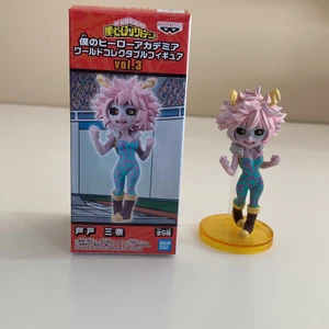 My Hero Academia figurine!-MHA - Säljer denna figurine som är i mycket fint skick och har bara suttit uppe på en hylla, kvaliten på figuren är hög och kan fraktas!⚡️