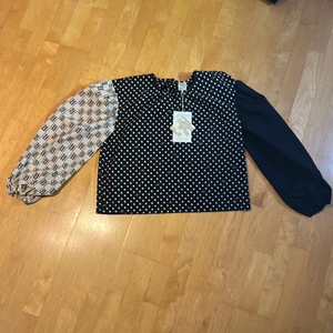 Baum und Pferdgarten blus - Helt ny designtröja. 