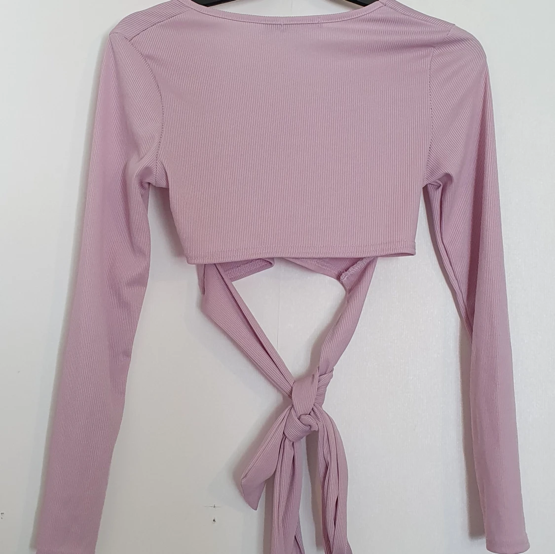 Lila topp med knytning  - 90