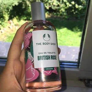 Body shop parfym - Säljer min parfym från The Body Shop💕 använd ett fåtal gånger så den är i bra skick 