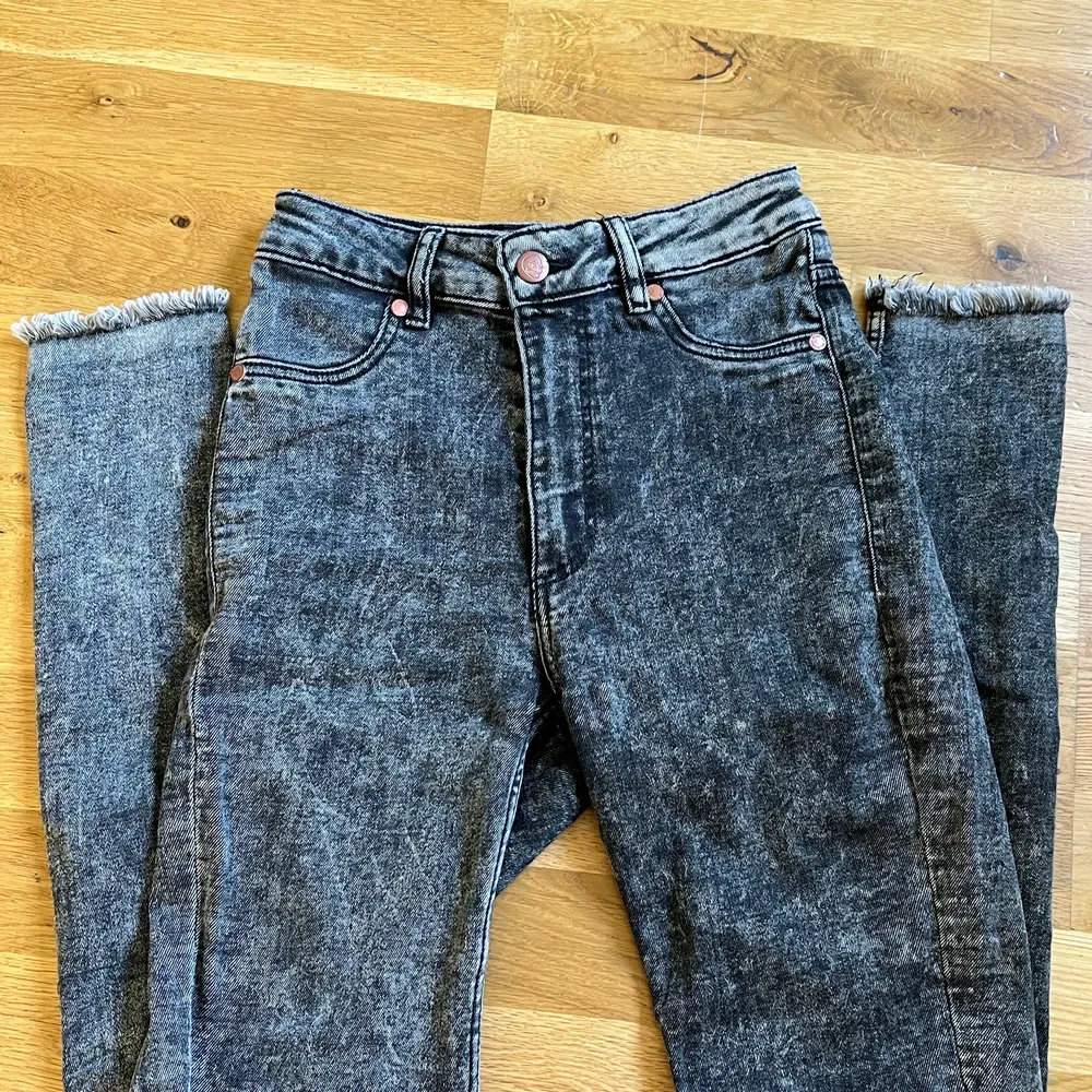 Ett par skitsnygga jeans från Cheap Monday. Har tyvärr växt ur dem.. Jeans & Byxor.