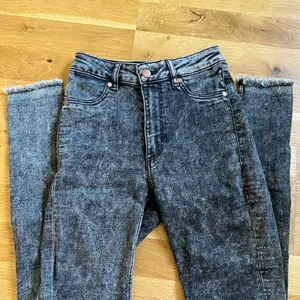 Ett par skitsnygga jeans från Cheap Monday. Har tyvärr växt ur dem.