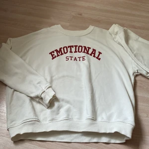 Vit sweatshirt  - En vit sweatshirt från lager 157