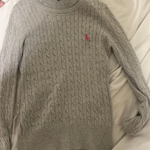 Polo tröja  - Säljer min polo tröja i storlek M 