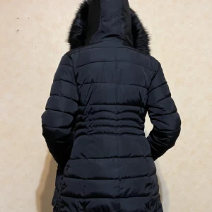 Jacka - Jätte fint jacka är liten för mig. Riktigt värm och skönt 