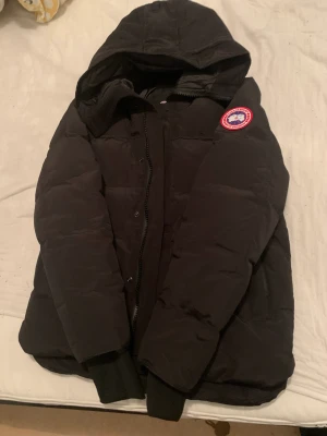 canada goose macmillan - Helt ny macmillan canada goose 🚫1;1  M/M Perfekt för vintern vattentät .Kan även fraktas men då står köparen för frakt. 