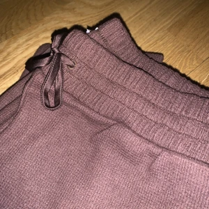 Victorias secret pyjamas - En pyjamas från victorias secret som är supermysig och härligt material, fick i julklapp men är lite för liten❤️🎄helt oanvänd