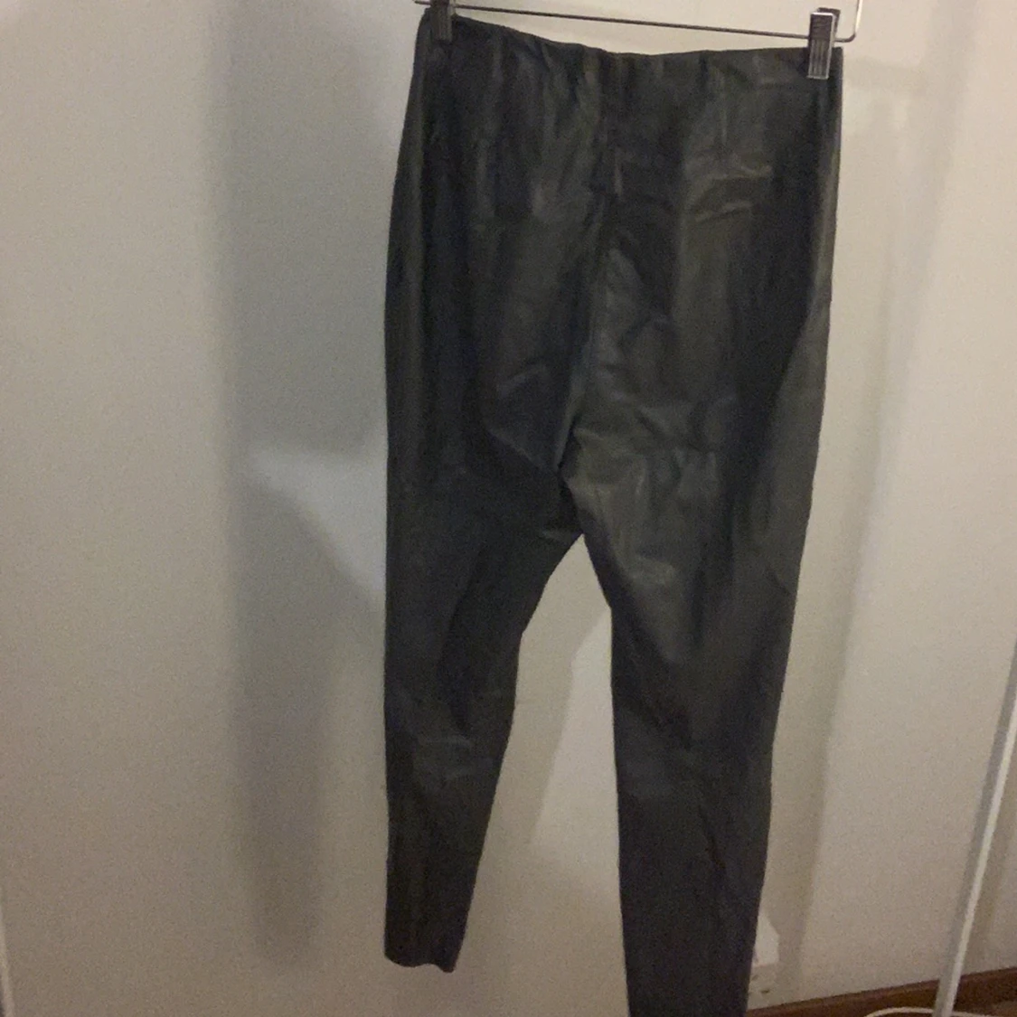 Faux läder byxa  - 91