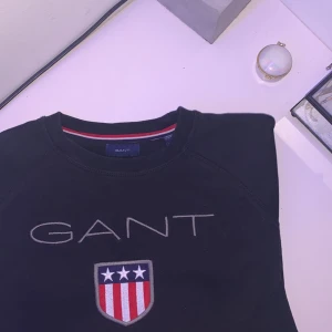 Gant tröja - Gant tröja i tjockt material.  