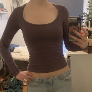 Långärmad lila tröja - Långärmad lila tröja