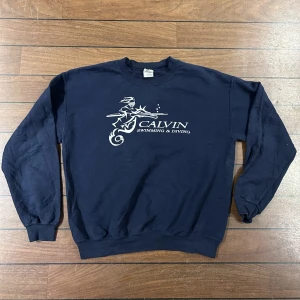 Vintage Calvin sweatshirt - Snygg vintage sweatshirt i storlek M!    Använd gärna köp nu!
