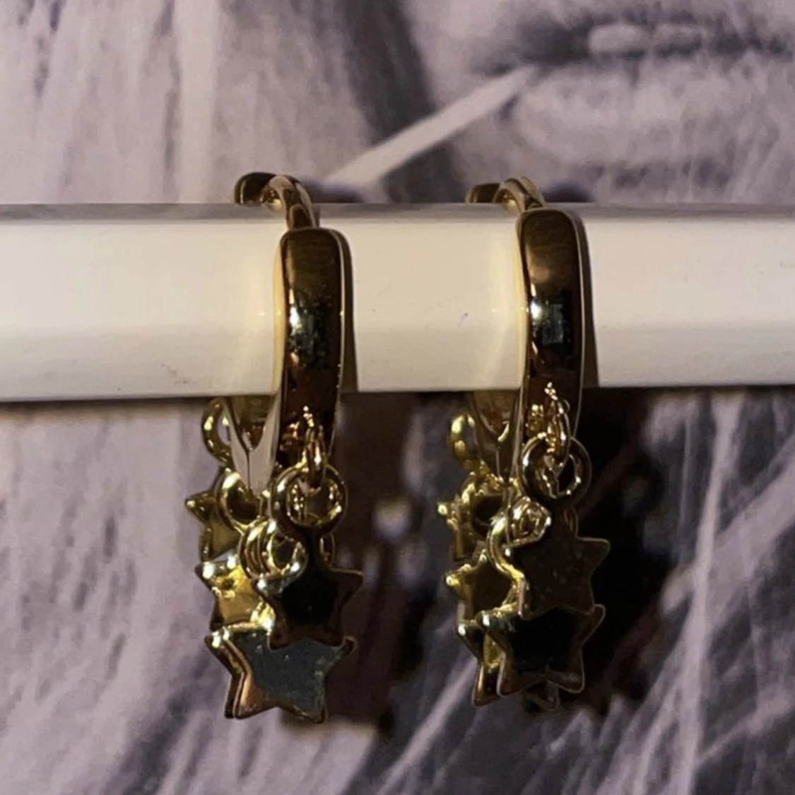 Guldiga örhängen  - 90