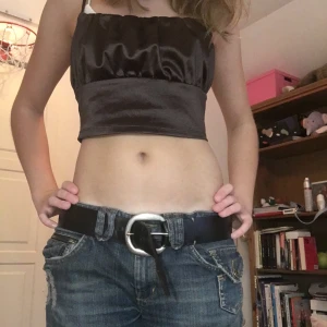 Silkes topp - Säljer denna silkes topp från hm som inte kommer till användning💕Hör av er vid frågor💕+ frakt💕💕