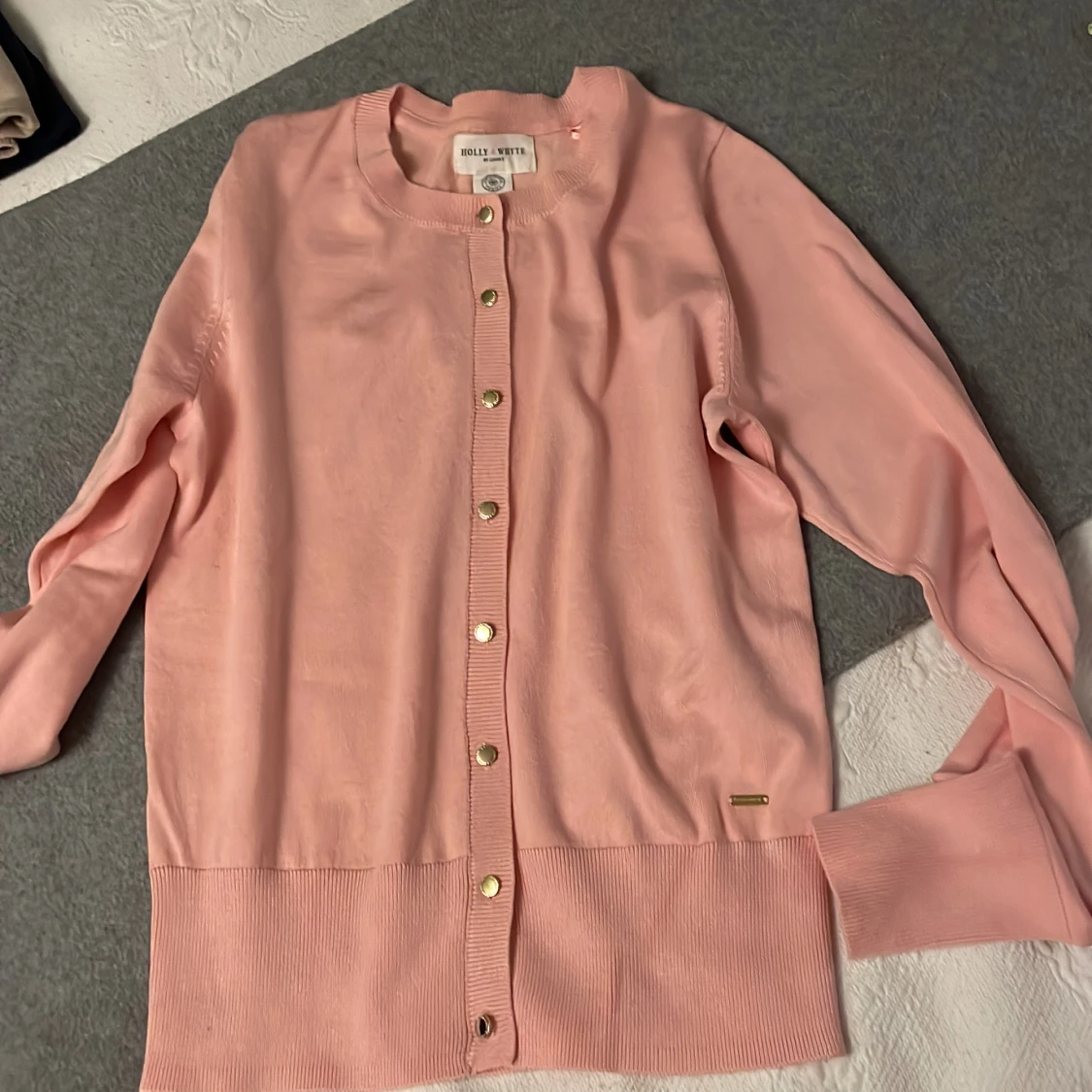 Holly& White finstickad cardigan by Lindex