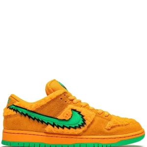 Pokémon kort kan byta mot skor  - Pokémon kort rare. 150+ kort.  Kan byta mot skor typ Jordan Nike yeezy adidas.