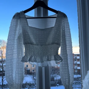 Crop top - Aldrig använd. Super fint skick. 