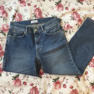 blåa wera jeans i storlek 38, ej använda. skriv för fler bilder!