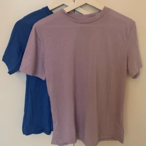 T-shirts  - Superfina basic t-shirts från weekday. Säljer för 30kr st, så 60kr tillsamans. Meddela gärna om du har några frågor❤️